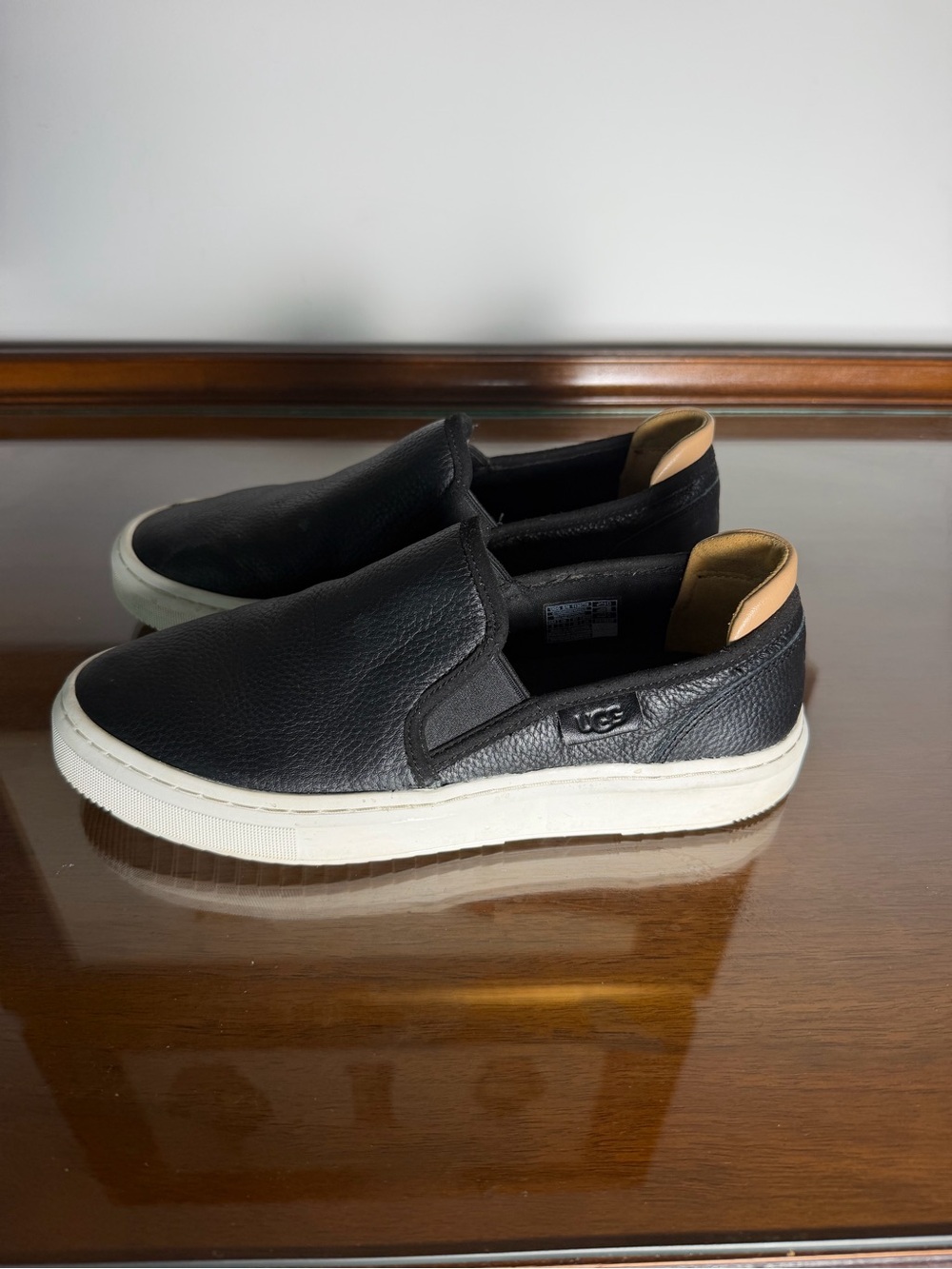UGG Kitlyn Black Leather Slip On Sneakers Women’s Size 8 EU 39